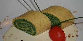 rotolo di ortiche su letto di crema gorgonzola